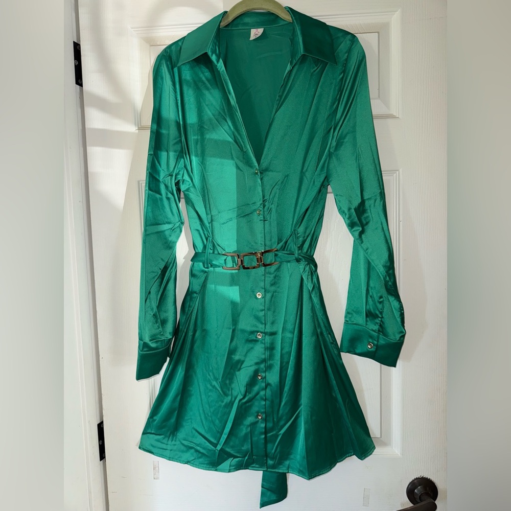 Green top size medium/ brand like/love